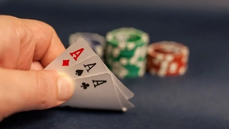 Tập chơi game bài Poker online hiệu quả trên cổng game B52